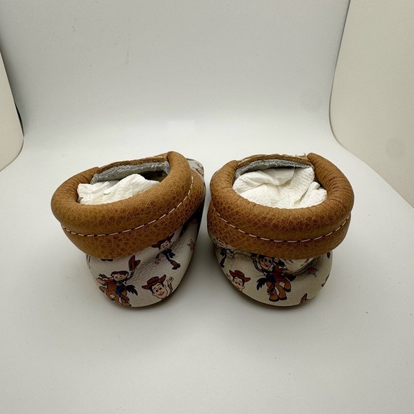 Freshly Picked Disney Baby Moccasins w Toy Story's Woody & Bullseye 🎯 Size 2 - Picture 3 of 6